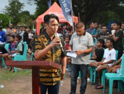 Ket. Foto: Ketua ASKAB PSSI Kabupaten Kupang, Mateldius S. J. Sanam, S. T saat Menyampaikan Sepata Kata Dalam Penutupan Sepak Bola Bupati Kupang CUP.