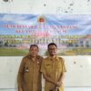 Camat Nekamese Bersama Salah Satu Stafnya Usai Musrenbangcam.