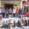 Foto Bersama Usai Penyerahan Hand Traktor di Mako Polres Kupang, Jumat (07/03) lalu.