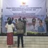 Bupati dan Wakil Bupati Kupang saat Menerima Berkat dari Uskup Agung Kupang, Mgr. Hironimus Pakaenoni.