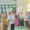Ket. Foto: Bupati Kupang di Dampingi Anggota DPRD Kabupaten Kupang Dapil 2, Camat Takari saat Berkoordinasi dengan para Korban Bencana Longsor.