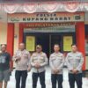 Pose Bersama di Depan Polsek Kupang Barat.
