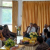 Ket. Foto: Bupati Kupang, Yosef Lede, S. H saat Rapat Bersama Pimpinan OPD di Rumah Jabatan Bupati Kupang, Jln. R. A. Kartini, Kelapa Lima, Kota Kupang.