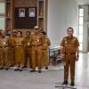 Ket. Foto: Bupati Kupang, Yosef Lede, SH saat Pimpin Apel Pagi.