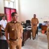 Ket. Foto: Bupati Kupang, Yosef Lede, SH saat Berada di salah Ruangan Bagian Setda Kabupaten Kupang.
