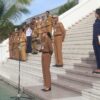Ket. Foto: Wakil Bupati Kupang, Aurum Obe Titu Eki saat Memimpin Apel Kekuatan di Hadiri Plt. Sekda Kabupaten Kupang dan Para Pejabat Lingkup Kabupaten Kupang.