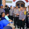Ket. Foto: Kapolri saat Berdiskusi dengan Masyarakat.
