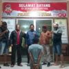 Ket. Foto: Pelaku saat Diamankan di Polsek Molo Utara, Kabupaten Timor Tengah Selatan (TTS).