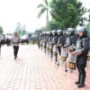 Kapolres Kupang Mengecek Personil Semana Santa Turangga-2025.