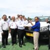 Ket. Foto: Penyerahan Mobil oleh Bupati Kupang kepada Satu Penerima.