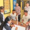 Ket. Foto: Sidokkes Polres Kupang saat Melakukan Pemeriksaan Kesehatan Terhadap Tahanan.