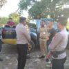 Ket. Foto: Kapolres Kupang Bersama Personil, Camat, dan Desa Mata Air saat Meninjau Langsung Lokasi dugaan Judi Sabung Ayam di Desa Mata Air.