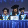 Ket. Foto: Wakil Bupati Kupang, Aurum Obe Titu Eki, S. Ars., M. Ars saat Menghadiri Wisudawan Pendidikan Tinggi Vokasi Politeknik Perikanan dan Kelautan Kupang Angkatan VIII Tahun 2025.