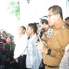 Ket. Foto: Bupati Kupang, Yosef Lede, SH di Dampingi Kapolres Kupang, AKBP Rudy Junus Jacob Ledo, S.I.K., S.H saat Bertemu dengan Massa yang Aksi.