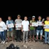 Keterangan: Foto Bersama Bupati Kupang, Yosef Lede, dan Pordasi NTT, Jerry Manafe, Panitia, serta Para Pemenang Lomba Pacuan Kuda Kapolda NTT Cup Tahun 2025.