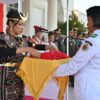 Ket. Foto: Bermotif Kain Adat Rote, Wakil Bupati Kupang Pembina Upacara Penurunan Bendera Merah Putih.