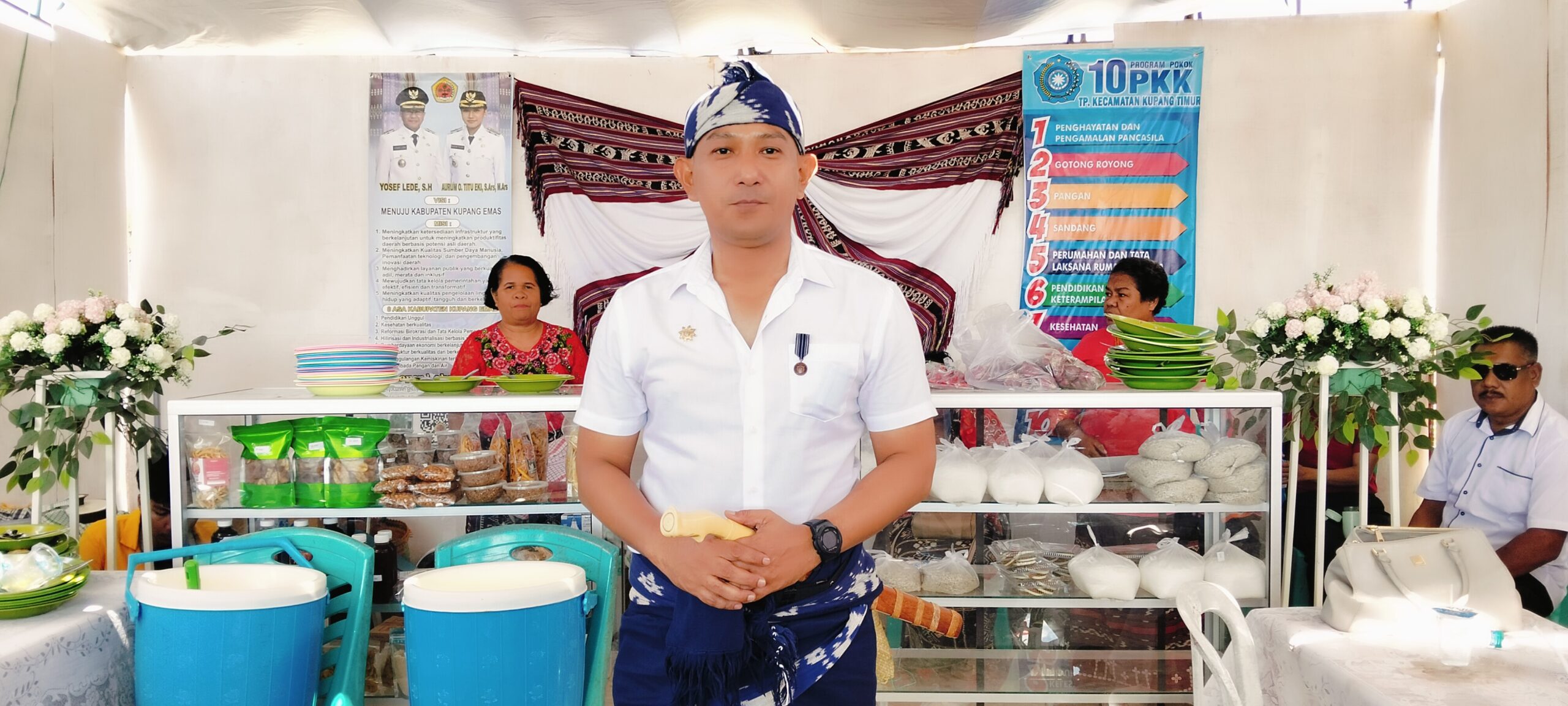 Ket. Foto: Camat Kupang Timur, Yosafat Dokoebani, S. STP, MM.