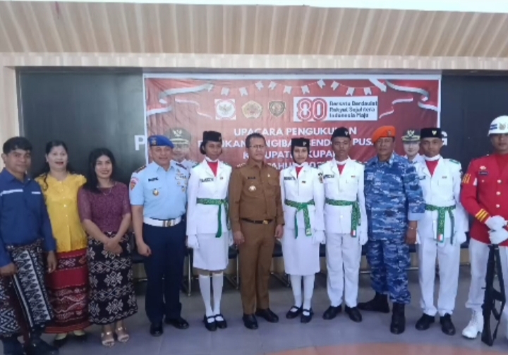 Ket. Foto: Pose Bersama.