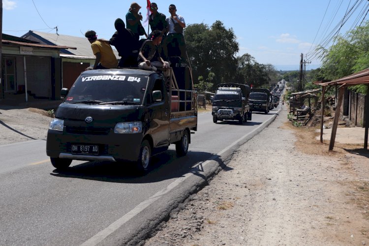 Ket. Foto: Mobil Pickup saat Menuju Kantor Gubernur NTT untuk Mengelar Aksi.