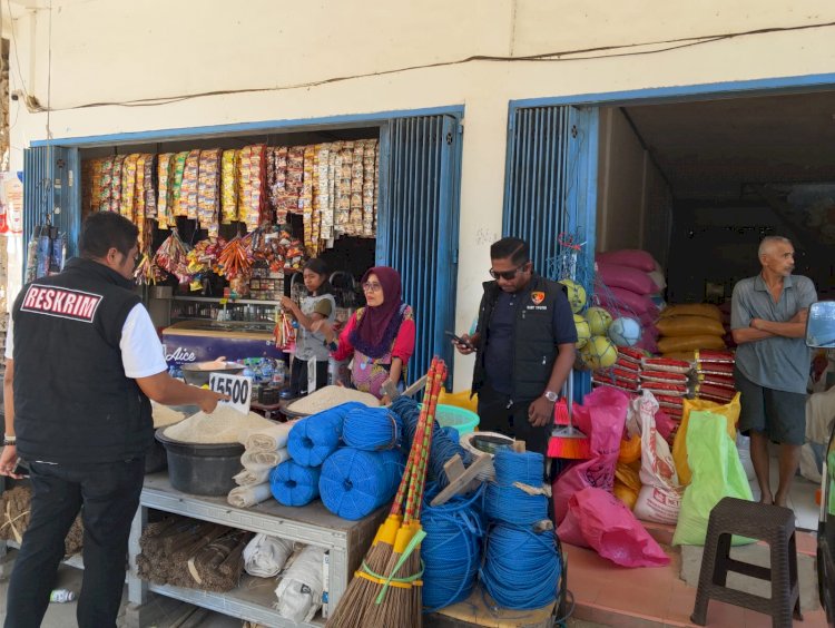 Ket. Foto: Polres Kupang saat Meninjau Penjualan Beras di Salah Satu Tempat di Wilayah Kabupaten Kupang.