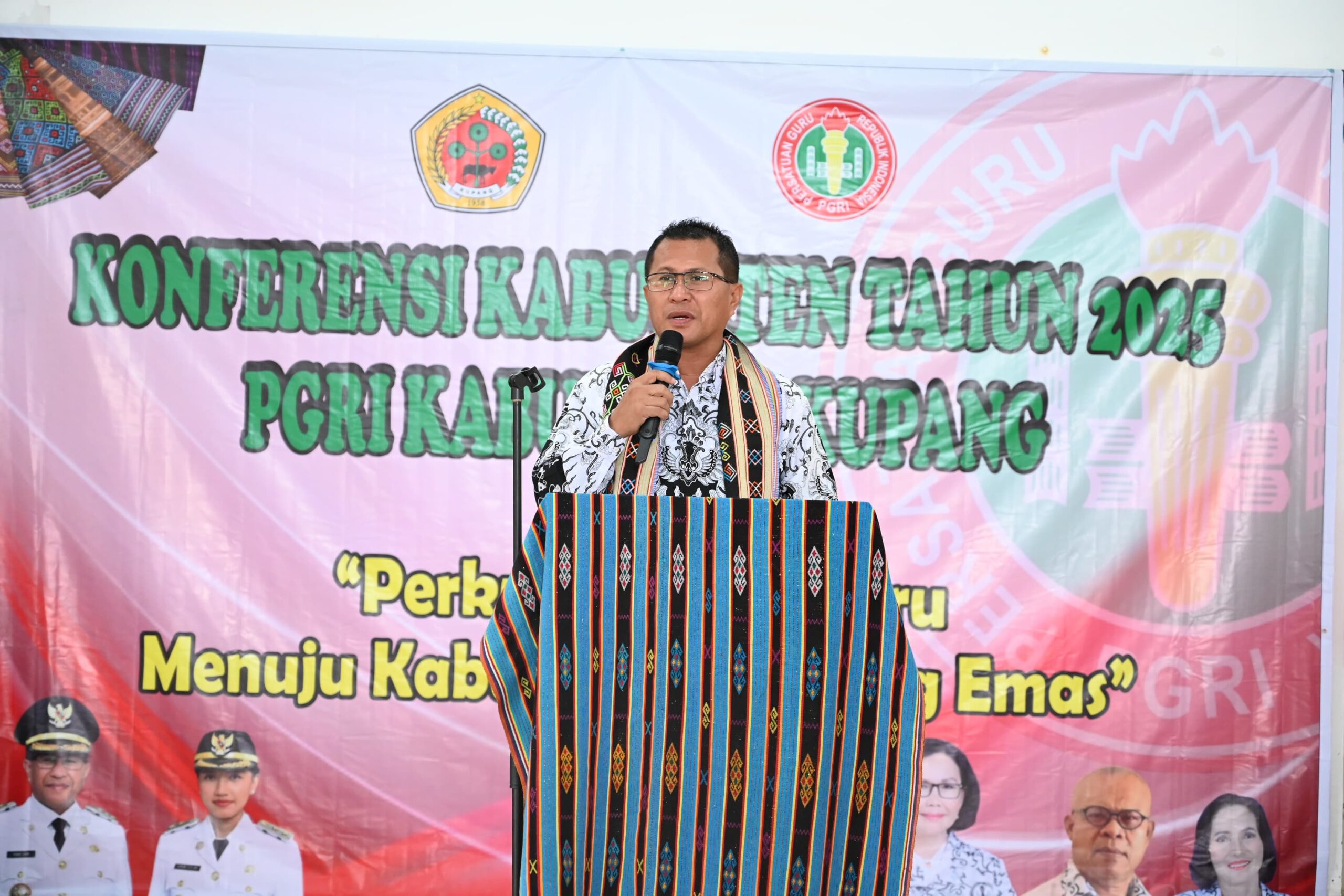 Ket. Foto: Bupati Kupang, Yosef Lede-Aurum, SH dalam Sambutannya.