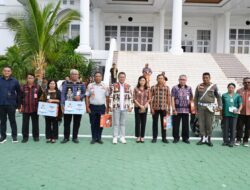 ASN Bekerja Disiplin dan Kinerja Baik, Terima Penghargaan dari Bupati dan Wabup Kupang