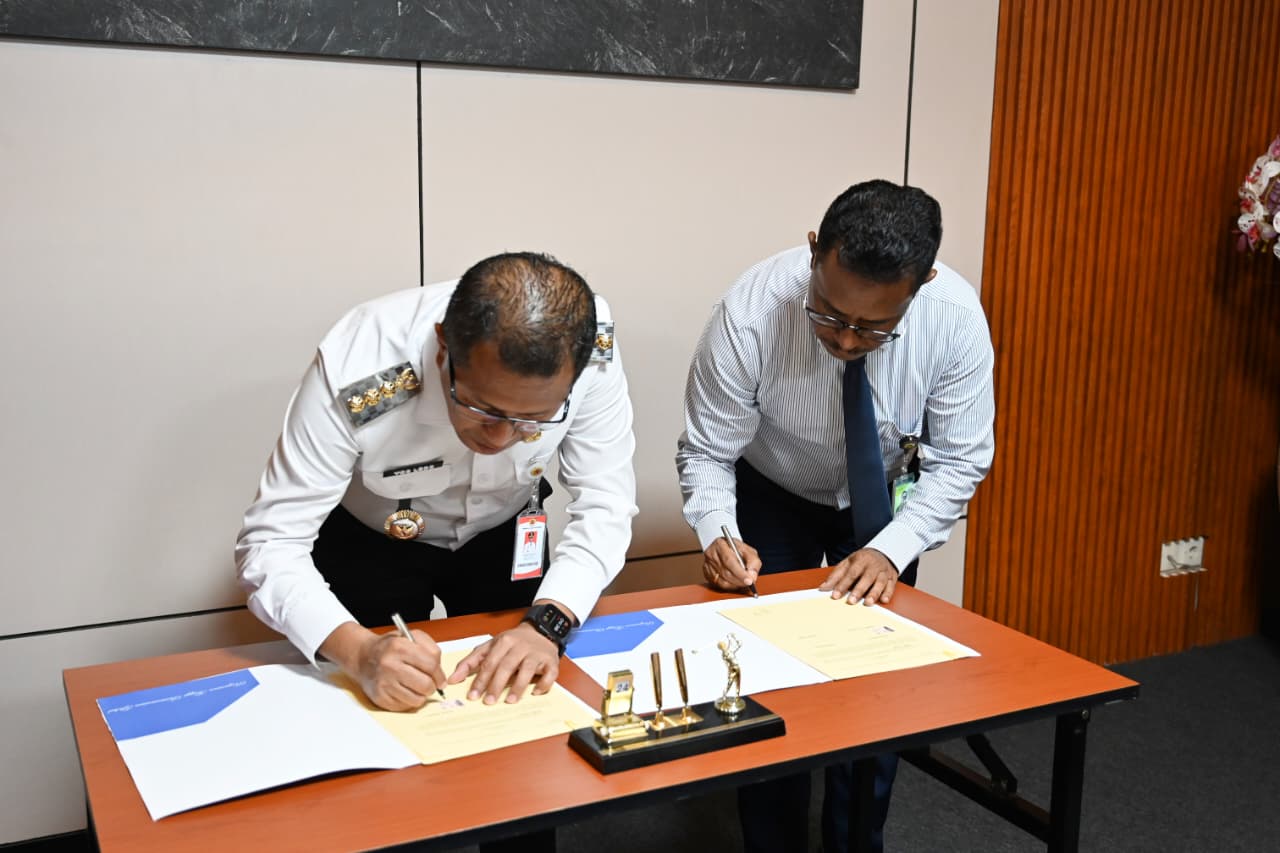 Ket. Foto: Penandatangan Perjanjian Kerjasama antara Bupati Kupang dan Rektor Undana.