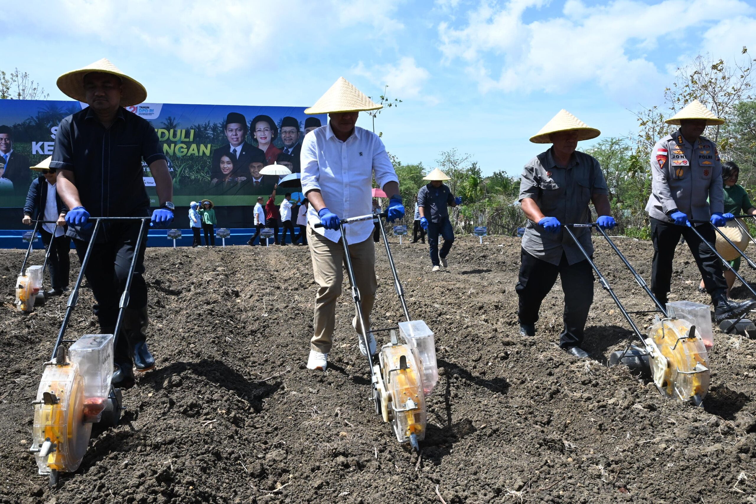 Ket. Foto: Penanaman Pangan Secara Bersamaan.