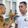 Ket. Foto: Ketua Panitia Piala Bupati Kupang Cup Tahun 2025, Absalom Buy ketika di Wawancarai terkait Usai Pertemuan Bersama Bupati Kupang, Yosef Lede.