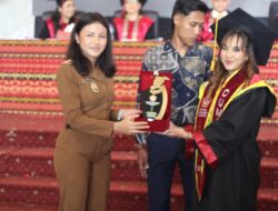 Wakil Bupati Kupang Hadiri Wisuda Stikom Uyelindo Kupang