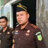 Ket. Foto: Kepala Kejaksaan Negeri (Kajari) Kabupaten Kupang, Yupiter Selan, S. H., M. H di Dampingi Kasi Pidsus, Andrew Keya, S. H.