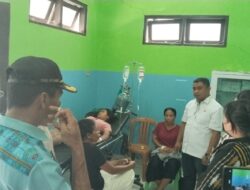 Anggota DPRD Kabupaten Kupang Datangi Warga Amarasi Barat di Duga Keracunan Makanan di Desa Tunbaun