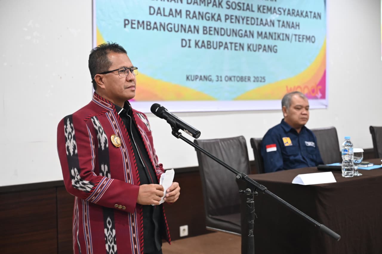 Ket: Bupati Kupang, Yosef Lede, S.H saat Menyampaikan Sambutannya.