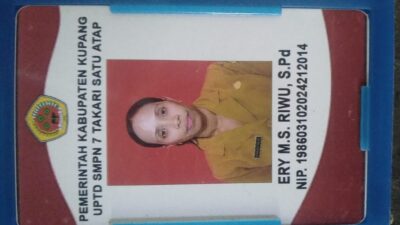 Ket. Foto: Salah Satu Aparatur Sipil Negara (ASN) Lulusan P3K yang Mengabdi di UPTD SMP Negeri 7 Kecamatan Takari, Ery. M. S. Riwu.
