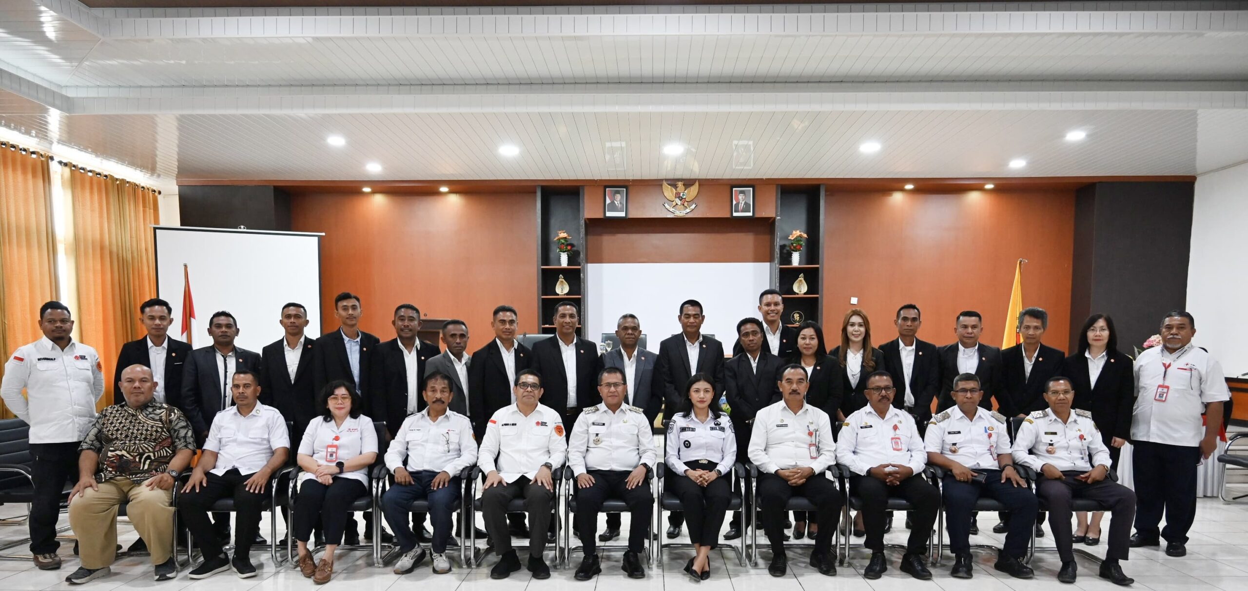 Ket. Foto: Pose Bersama.