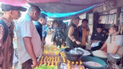 Ket. Foto: Kombes Pol Nasriadi dan tim berdialog langsung dengan para Pedagang.