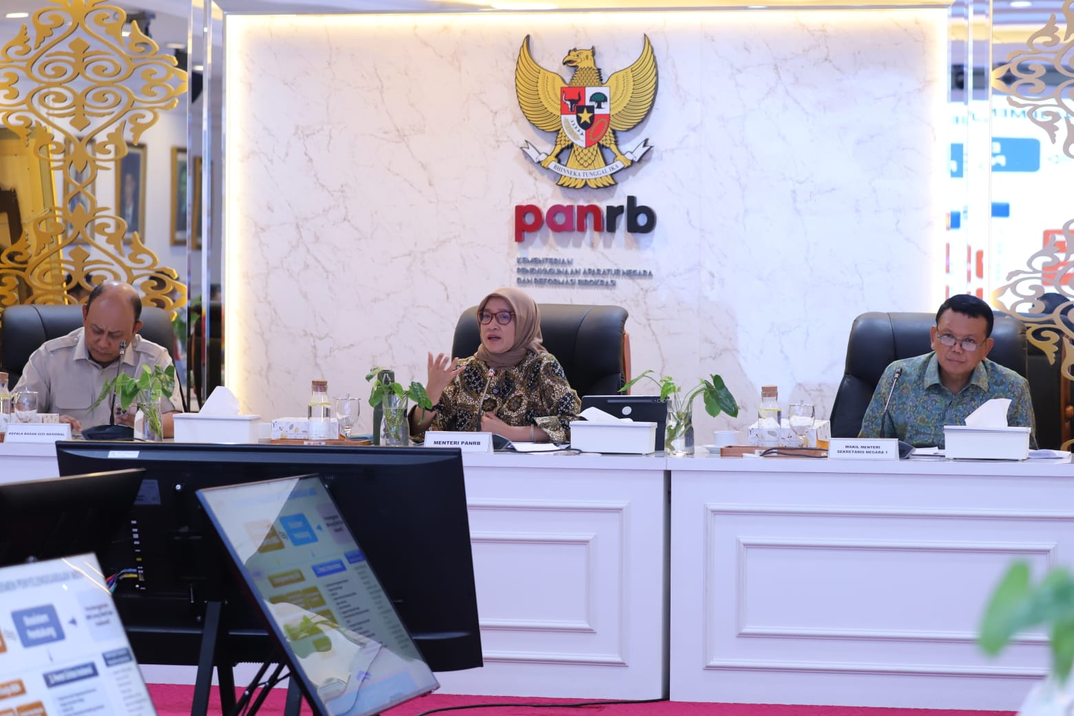 Menteri Pendayagunaan Aparatur Negara dan Reformasi Birokrasi (PANRB), Rini Widyantini Mengadakan Rapat Bersama Badan Gizi Nasional (BGN) di Kantor PANRB, Kamis (30/10/25) lalu.