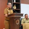 Ket. Foto: Nampak Bupati Kupang, Yosef Lede, S.H saat Menyampaikan Sambutannya dan di dampingi Guntur Subu Taopan.