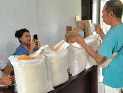 Terima Bantuan Pangan, Warga Desa Pukdale Sampaikan Terima Kasih Kepada Pemerintah