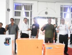 Tingkatkan Usaha Nelayan, Pemkab Kupang Serahkan Bantuan Alat Perikanan