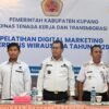 Ket. Foto: Bupati Kupang, Yosef Lede saat membuka Pelatihan Digital Marketing, yang diselenggarakan Dinas Tenaga Kerja dan Transmigrasi Kabupaten Kupang.