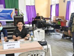 Baksos Pemkab Kupang dan RS. Leona di Warnai Pembagian Sembako oleh Bupati Kupang