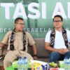Ket. Foto: Bupati Kupang, Yosef Lede, S.H di Dampingi General Manager PT. Angkasa Pura Indonesia Cabang Bandara El tari Kupang, Teguh Darmawan Saiman di Moment Peresmian Sumur Bor.