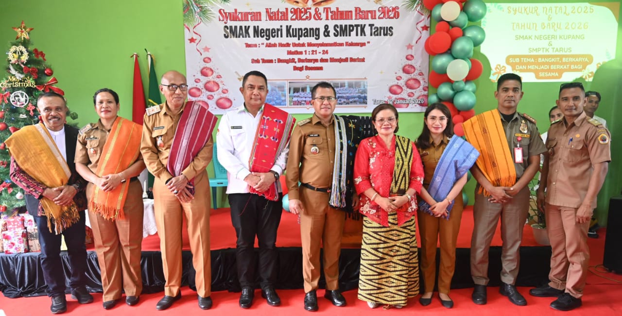 Keterangan: Foto Bersama.