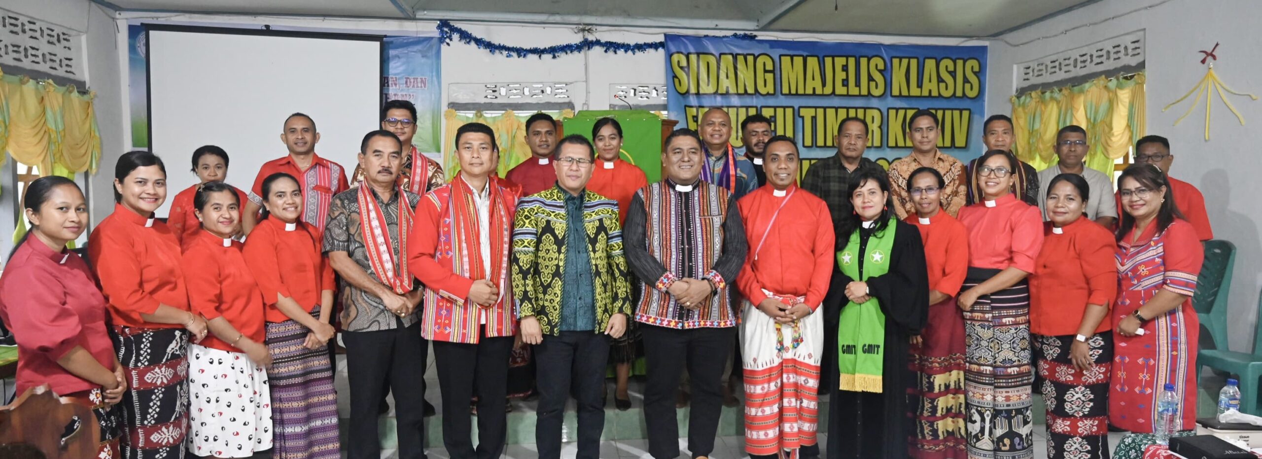 Keterangan: Foto Bersama.