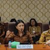 Keterangan: Wakil Bupati Kupang, Aurum Obe Titu Eki di Apit Wali Kota Kupang, dr. Christian Widodo dan Wakil Bupati Kabupaten Rote Ndao, Apremoi Dudelusy Dethan saat Rakor Evaluasi PMI dan Pencegahan TPPO.