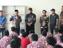 Mendikdasmen Pantau Sekolah Rakyat Surabaya: Pendidikan Gratis untuk Semua!