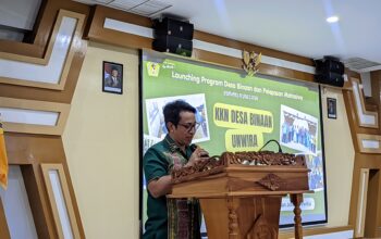 Sekda Kabupaten Kupang Hadiri Launching Program Desa Binaan dan Pelepasan Mahasiswa Unwira Tahun Akademik 2025-2026