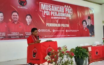 Keterangan: Ketua Dewan Pimpinan Pusat (DPP) PDI Perjuangan, Dr. Andreas Hugo Pereira saat Menyampaikan Sambutannya.