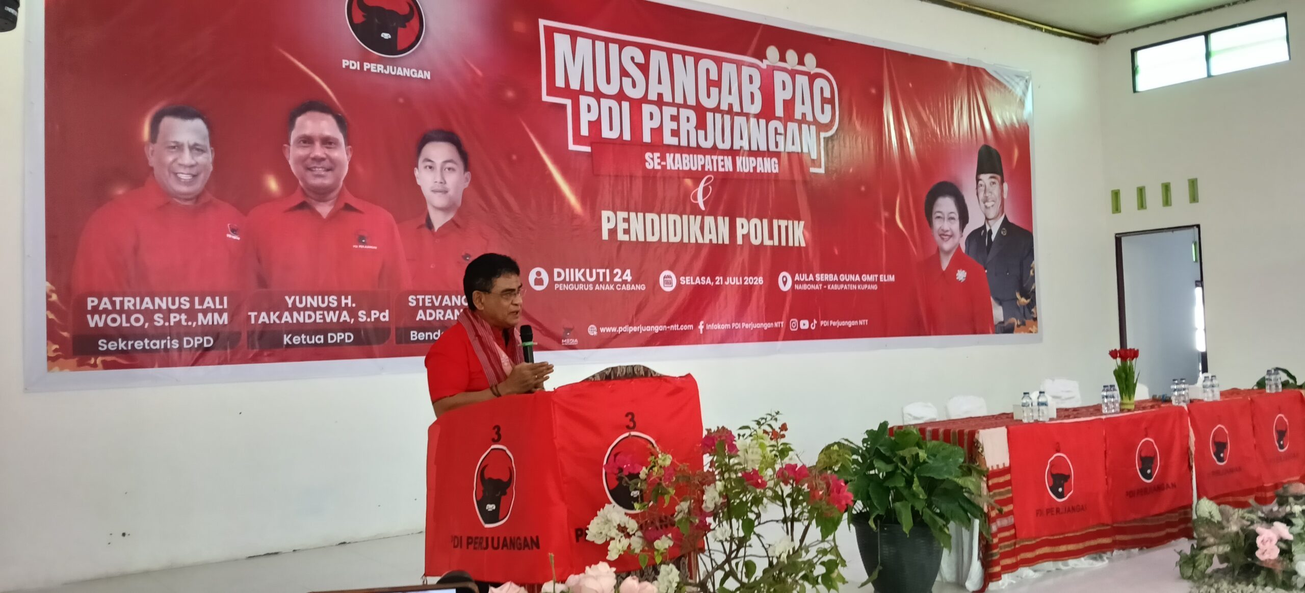 Keterangan: Ketua Dewan Pimpinan Pusat (DPP) PDI Perjuangan, Dr. Andreas Hugo Pereira saat Menyampaikan Sambutannya.
